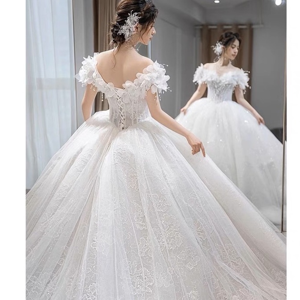 Wedding Dress - brand new - Picture 7 of 7